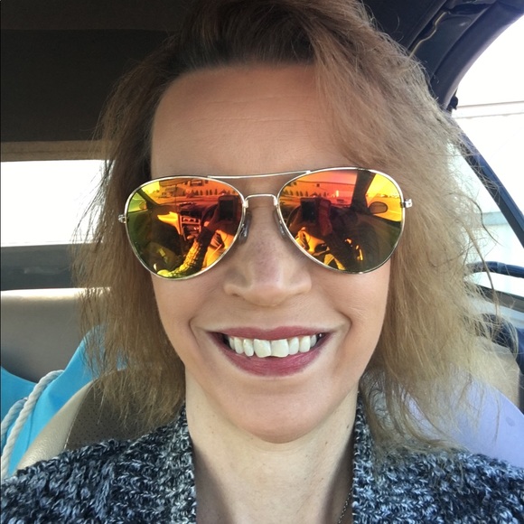 Profile Picture of Catherine Kirkhuff (@cathygk) on Poshmark