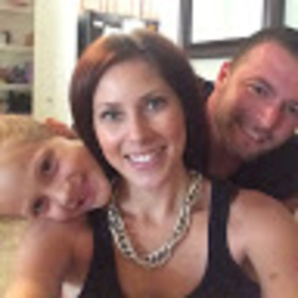 Profile Picture of Jennipher Hall (@jennipher_hall) on Poshmark