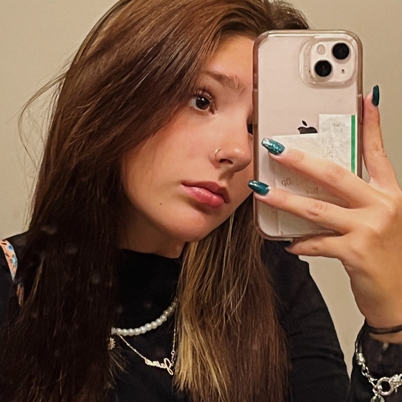Profile Picture of Jaina Johnson (@jaina_johnson) on Poshmark
