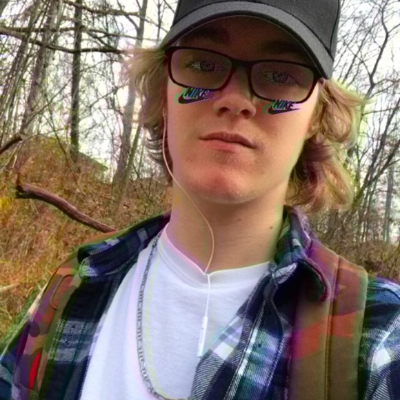 Profile Picture of Adam Judge (@adamjudge) on Poshmark