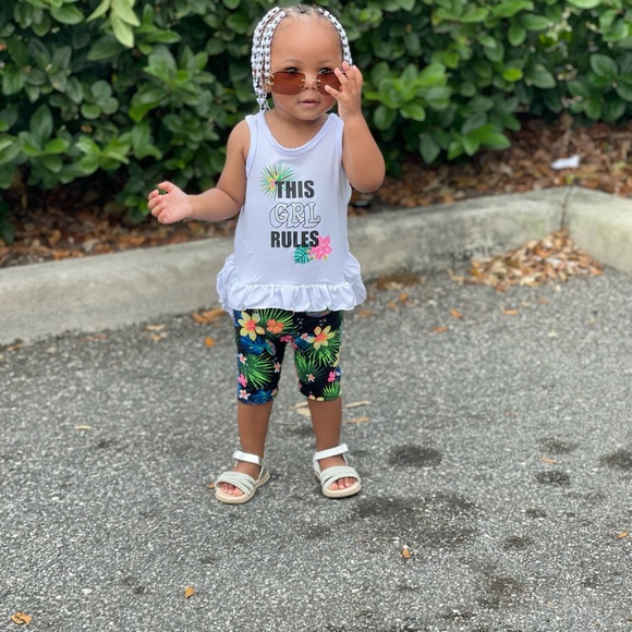 Profile Picture of Paradyze Zanders (@msparadyze) on Poshmark