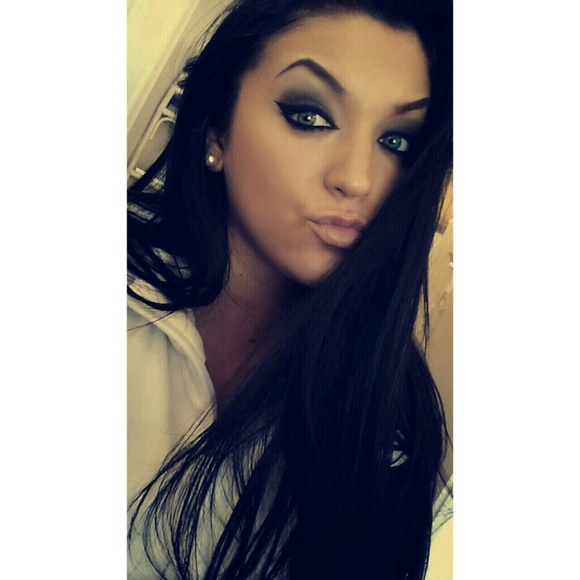 Profile Picture of Mariah Ruley (@riahruley) on Poshmark