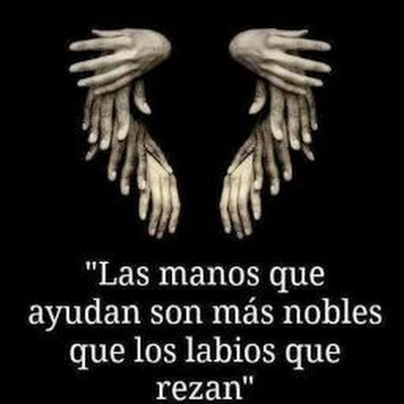 Profile Picture of Julia Arellano (@juliaarellan111) on Poshmark