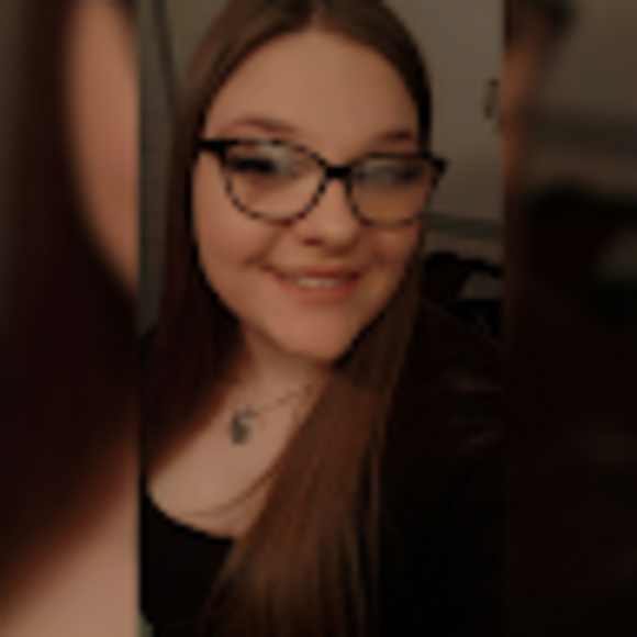 Profile Picture of Mackenzie Mullins (@babymochixx) on Poshmark