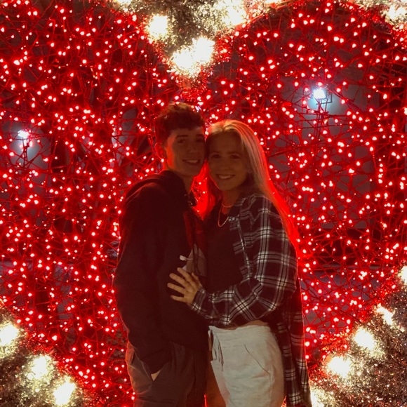 Profile Picture of Adam Gore (@adam_gore) on Poshmark