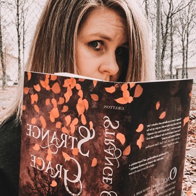 Profile Picture of Stephanie Gillespie (@SteffieReads) on Twitter