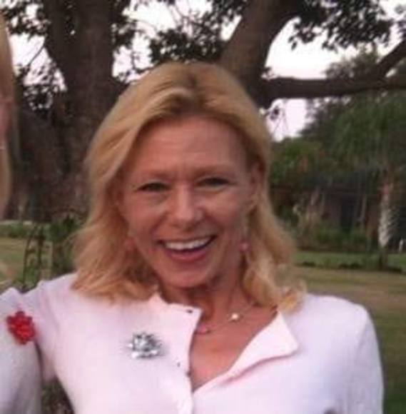 Profile Picture of Lisa Cuddeback (@lisacuddeback) on Poshmark