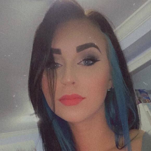 Profile Picture of Jenna Marek (@jennaann3) on Poshmark