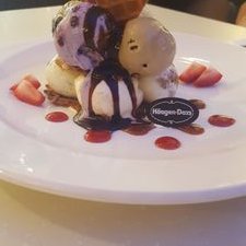 Profile Picture of Jade Qiongyu (@QiongyuJade) on Twitter