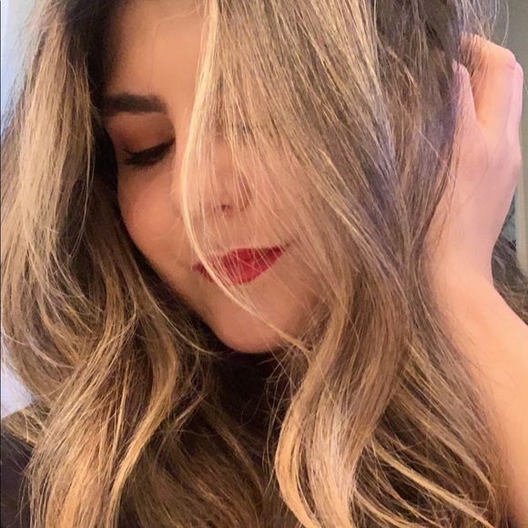 Profile Picture of Bianca Barrette (@binks11) on Poshmark