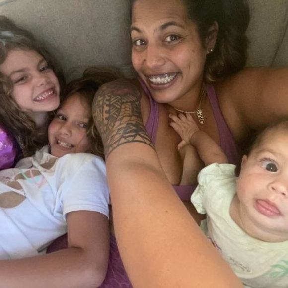 Profile Picture of Johnilynn Quintal (@johnilynnq) on Poshmark