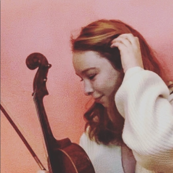 Profile Picture of Suzie Luton (@suzie_luton) on Poshmark