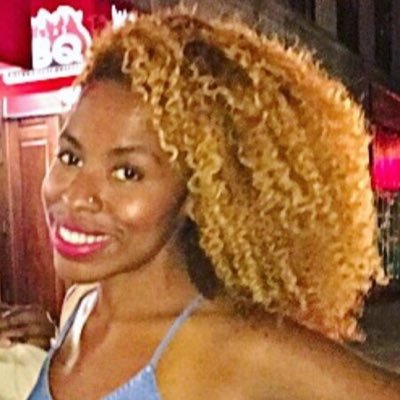 Profile Picture of Jenn D. (@JenniDee_) on Twitter