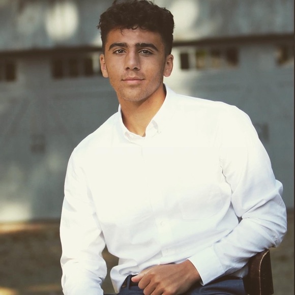 Aj Defilio - Poshmark Profile Picture of Aj Defilio (@ajdefilio) on Poshmark