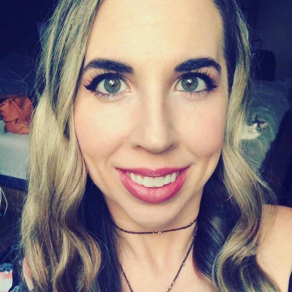 Profile Picture of Dani Heileman (@chaoskitten82) on Poshmark