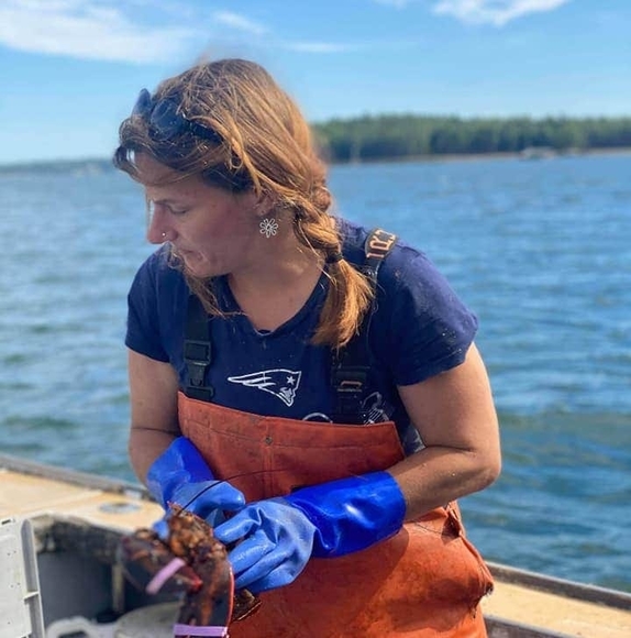 Profile Picture of Tara Leach (@taraleach607) on Poshmark