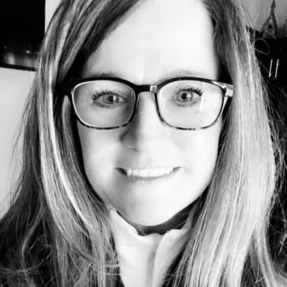 Profile Picture of Carla Crouse (@cjcrouse27) on Poshmark