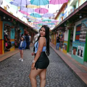 Profile Picture of Laura Villa (@lauravilla0510) on Tiktok