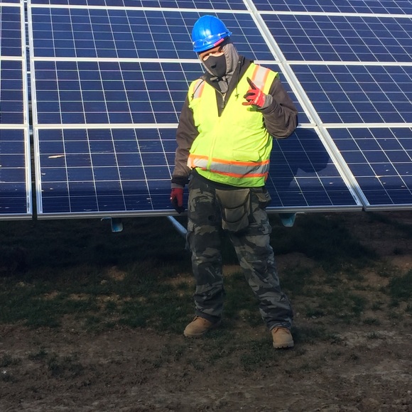 Profile Picture of Carlos Farinas (@carlosfarinas1) on Poshmark