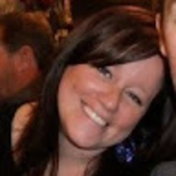 Profile Picture of Brenda Cain (@bcain0001) on Poshmark