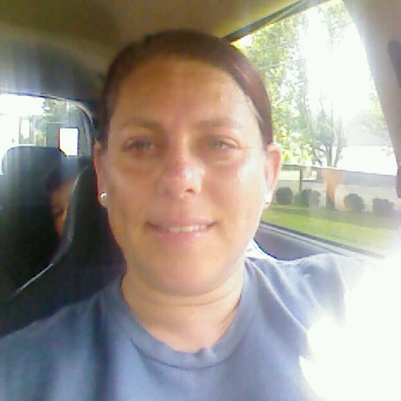 Profile Picture of Shae Viator (@sviator1958) on Poshmark