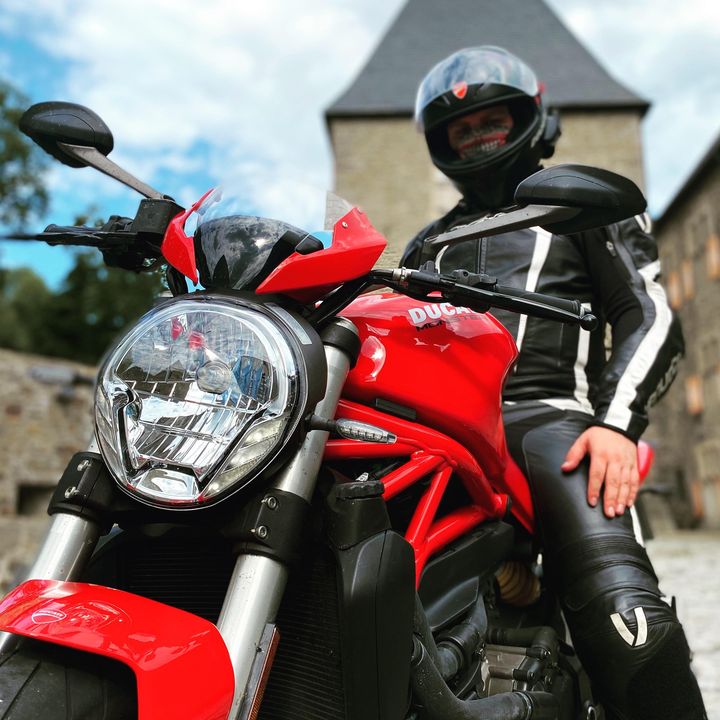 Profile Picture of R.alphabravo (@r.alphabravo) on Tiktok