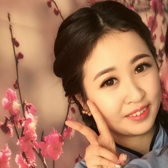 Profile Picture of Wenliang Tang (@ashley910818) on Poshmark