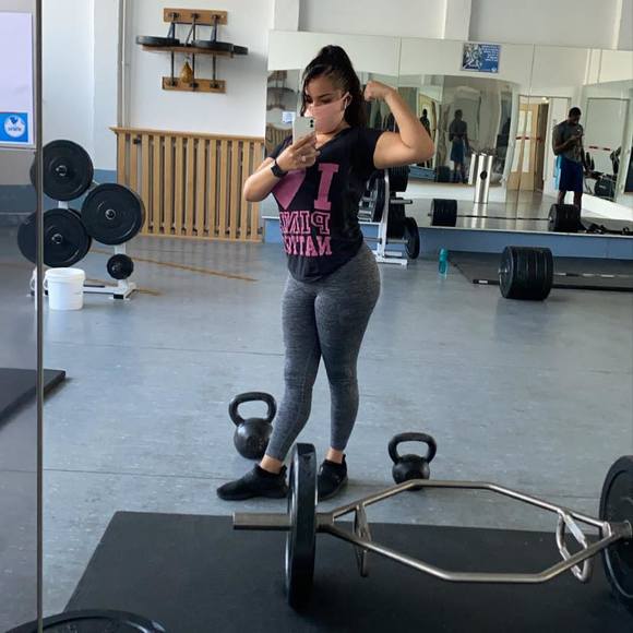 Profile Picture of Jessica Adame (@jessyadame) on Poshmark
