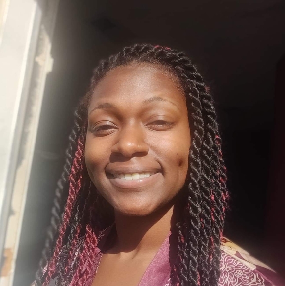 Profile Picture of Daja Daja (@daja20beautiful) on Poshmark