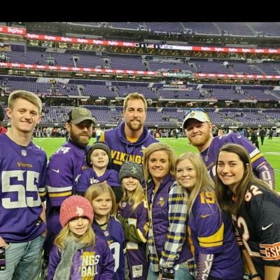 Profile Picture of Tom Schnabel (@sranchntrucking) on Twitter