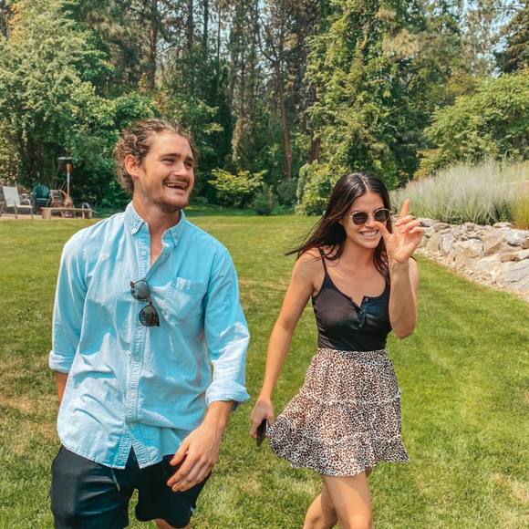 Profile Picture of Alex Halpin (@alexhalpin) on Poshmark