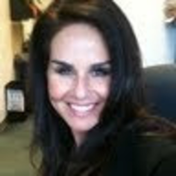 Stephany Angelacos - Poshmark Profile Picture of Stephany Angelacos (@sangelacos) on Poshmark