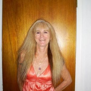 Profile Picture of Debbie Gibson (@257423410) on Myspace