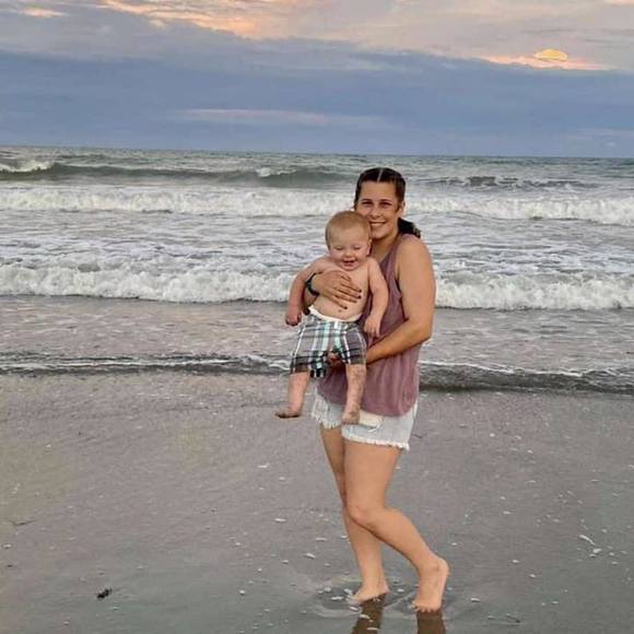 Profile Picture of Elizabeth Sjurset (@esjurset) on Poshmark