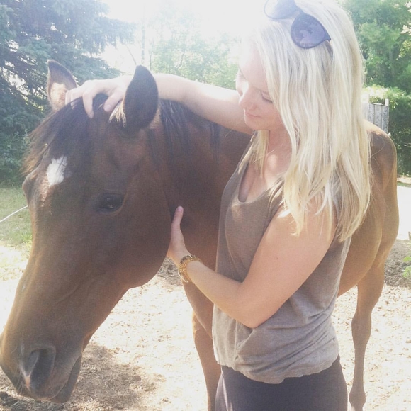 Profile Picture of Kristina Denboer (@k_joy_d) on Poshmark