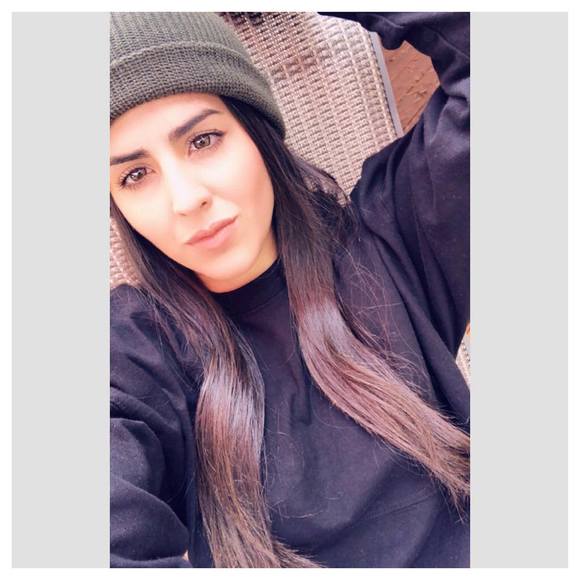 Milagros Breen - Poshmark Profile Picture of Milagros Breen (@milibreen) on Poshmark