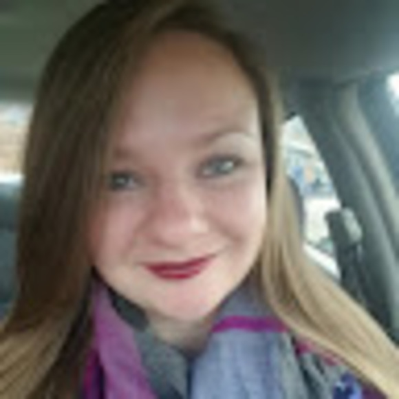 Profile Picture of Sarah Bjorling (@sgless18) on Poshmark