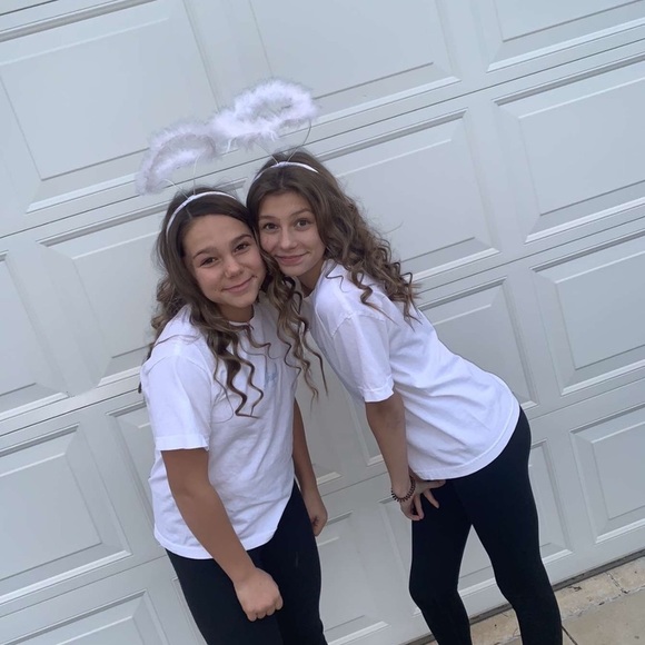 Profile Picture of Adi Skalsky (@adiskalsky) on Poshmark