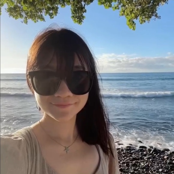 Profile Picture of Grace Liu (@jingtingliu) on Poshmark