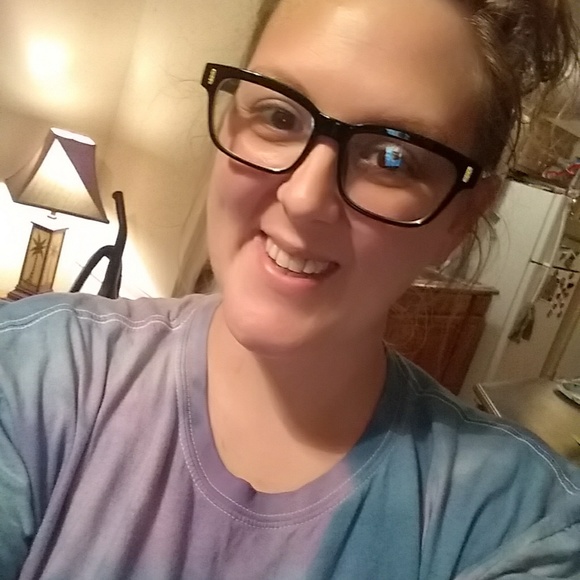 Profile Picture of Shana Mesey (@shanamesey30) on Poshmark