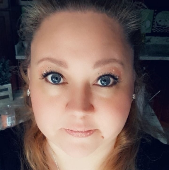 Malisa Bininger - Poshmark Profile Picture of Malisa Bininger (@missyb91280) on Poshmark