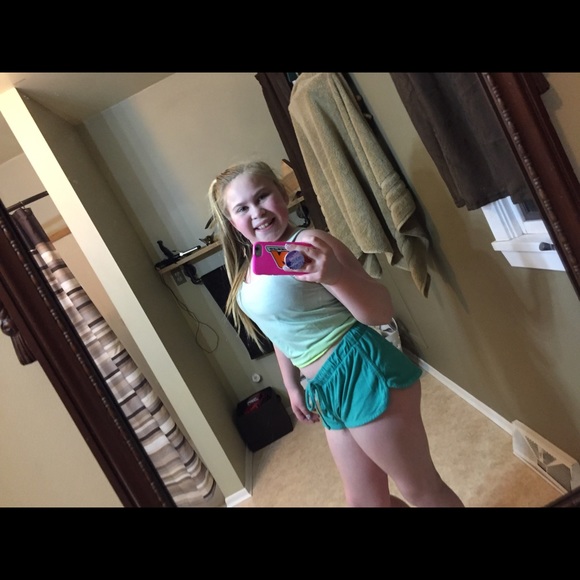 Profile Picture of Abbi Lamppa (@abbilamppa) on Poshmark
