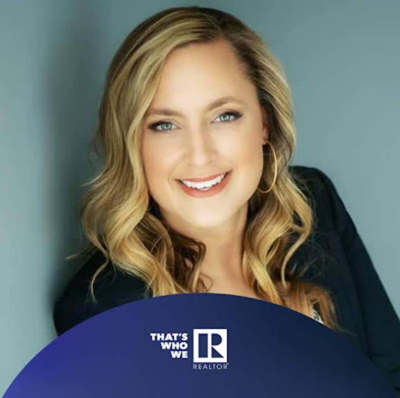 Profile Picture of Roxanne Webber (@rebalanceliving) on Poshmark