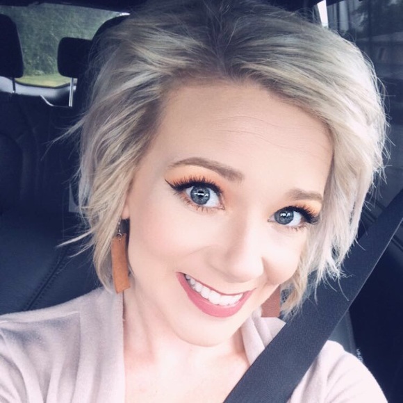 Profile Picture of Jennifer Dibernardi (@jdibernardi) on Poshmark