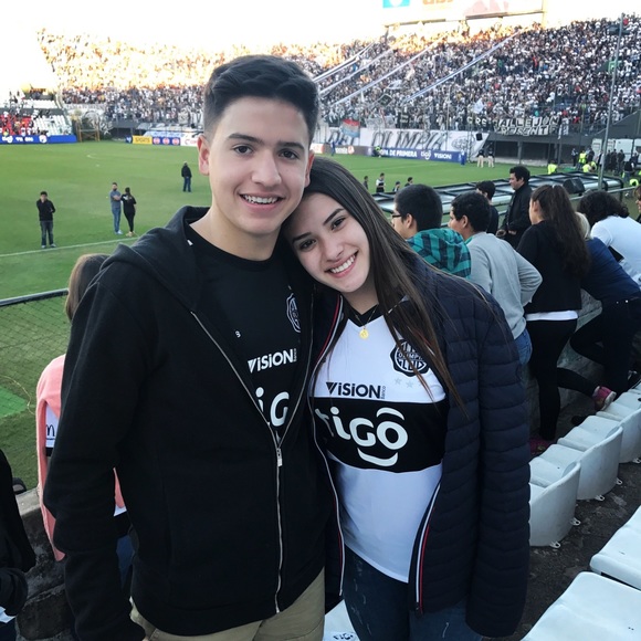 Profile Picture of Fabrizio Riveros (@fabriverosk) on Poshmark