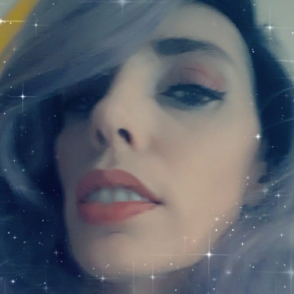 Profile Picture of Sami Scott (@samiscott15) on Poshmark