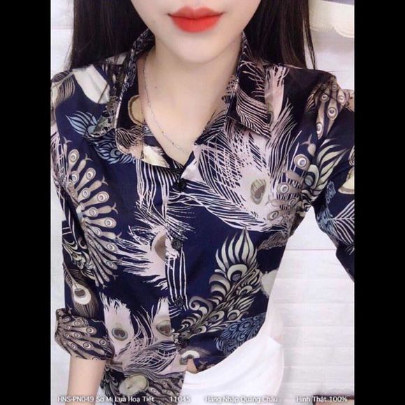 Profile Picture of Ngoc Ngoc (@trangnguyen2131) on Poshmark