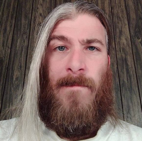 Profile Picture of Chris Frizzell (@chrisfrizzell) on Poshmark