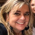 Profile Picture of Lori Fickling (@livelaughlori) on Instagram