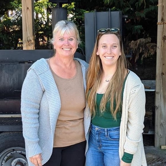 Profile Picture of Danielle Dollins (@danikuzma27) on Poshmark